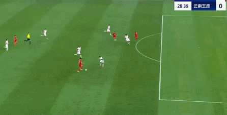 刘若钒踢疯了！一战独造4球，11分钟双响炮，媒体人：或入国足