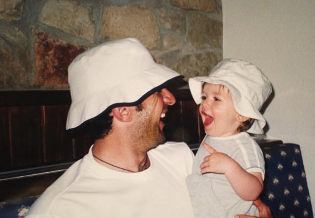 1688716014823065150.png 菲戈仨闺女美艳如花 大女儿跟西班牙国王表弟拍拖