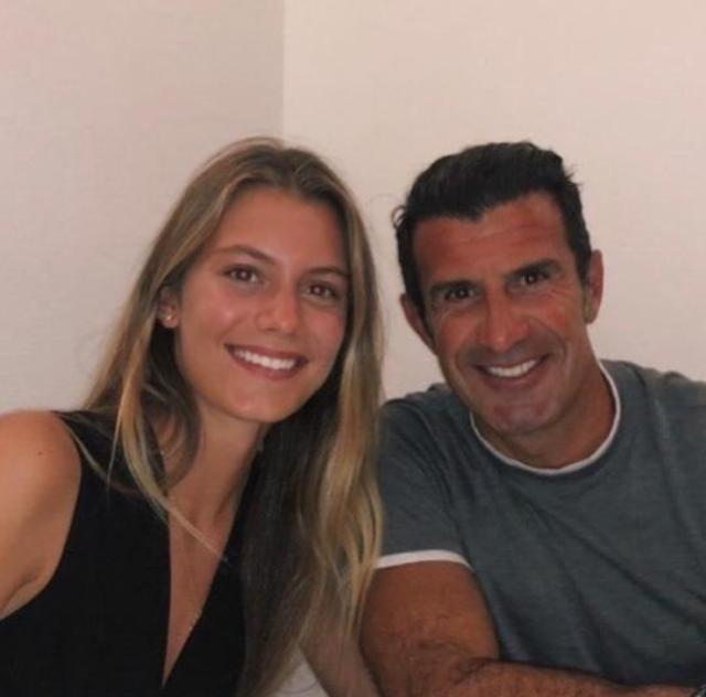 1688716101156024329.png 菲戈仨闺女美艳如花 大女儿跟西班牙国王表弟拍拖