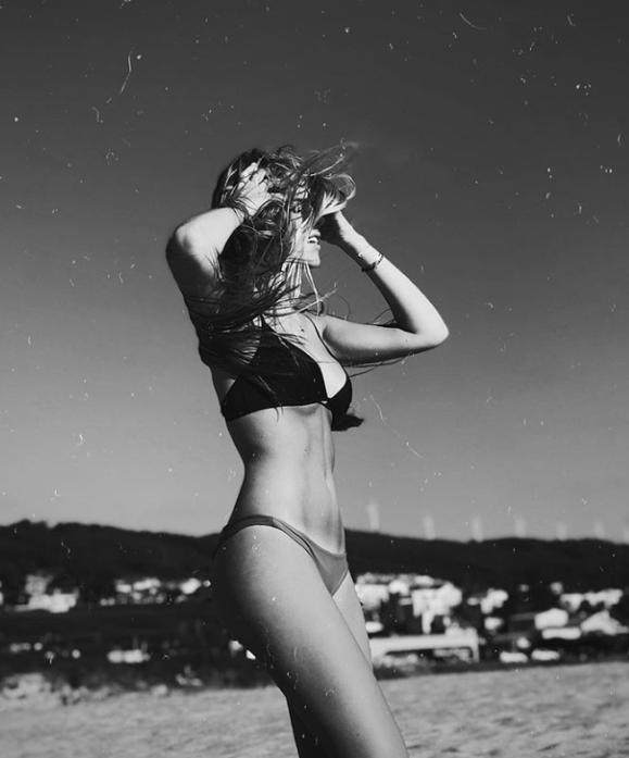 1688716687311061994.png 菲戈仨闺女美艳如花 大女儿跟西班牙国王表弟拍拖