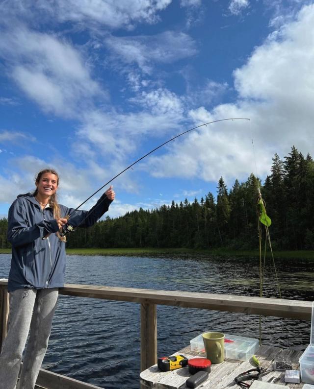 1688716560371059540.jpg 菲戈仨闺女美艳如花 大女儿跟西班牙国王表弟拍拖