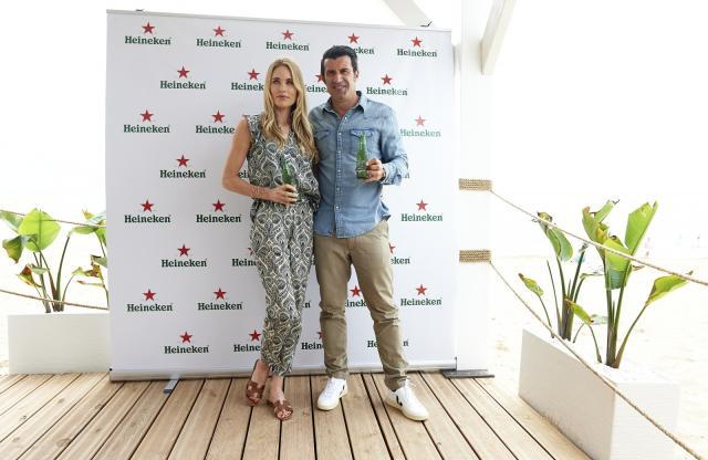 1688717902152031001.jpg 菲戈仨闺女美艳如花 大女儿跟西班牙国王表弟拍拖