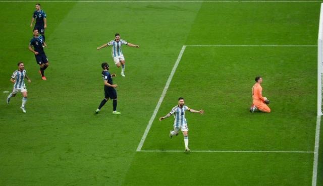 注册入口-【世界杯】梅西传射 曼城前锋2球 阿根廷3比0进决赛