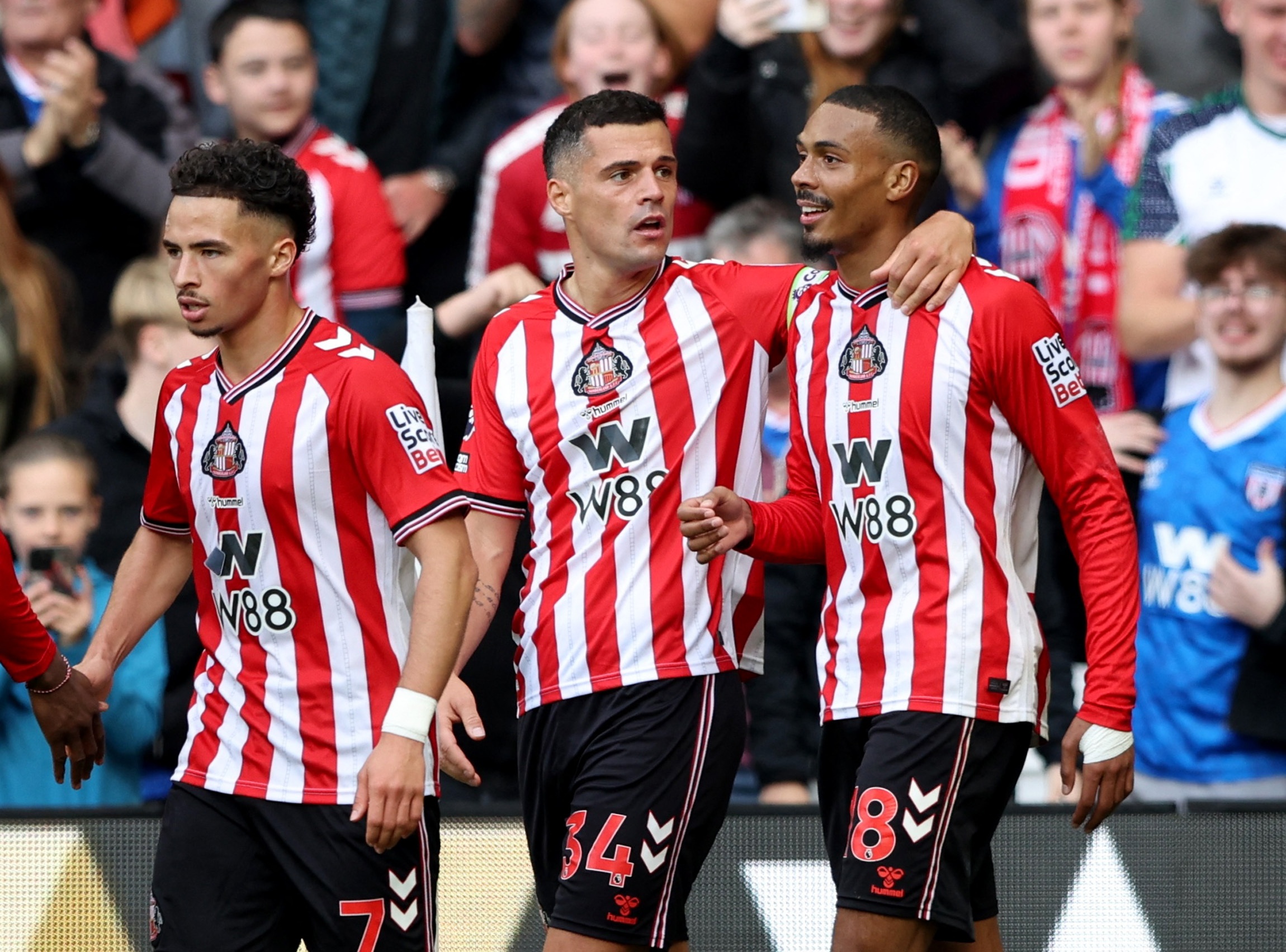 LOL赛事官网-五大联赛仍有7队主场不败：巴萨、尤文在列，桑德兰成英超独苗