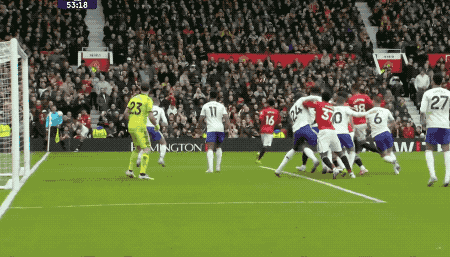 世界赛直播-豪门悲喜夜：曼联3-1维拉跻身前3 利物浦1-1惨遭热刺绝平 巴萨5-2