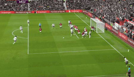 世界赛直播-豪门悲喜夜：曼联3-1维拉跻身前3 利物浦1-1惨遭热刺绝平 巴萨5-2