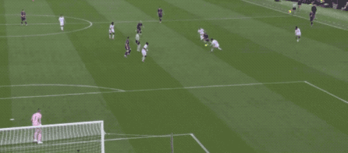 世界赛直播-豪门悲喜夜：曼联3-1维拉跻身前3 利物浦1-1惨遭热刺绝平 巴萨5-2