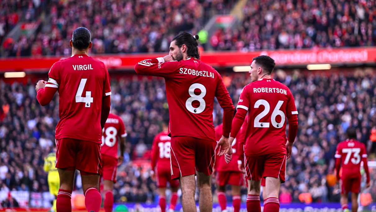 世界赛直播-豪门悲喜夜：曼联3-1维拉跻身前3 利物浦1-1惨遭热刺绝平 巴萨5-2