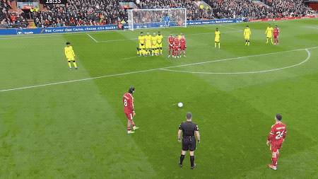 世界赛直播-豪门悲喜夜：曼联3-1维拉跻身前3 利物浦1-1惨遭热刺绝平 巴萨5-2