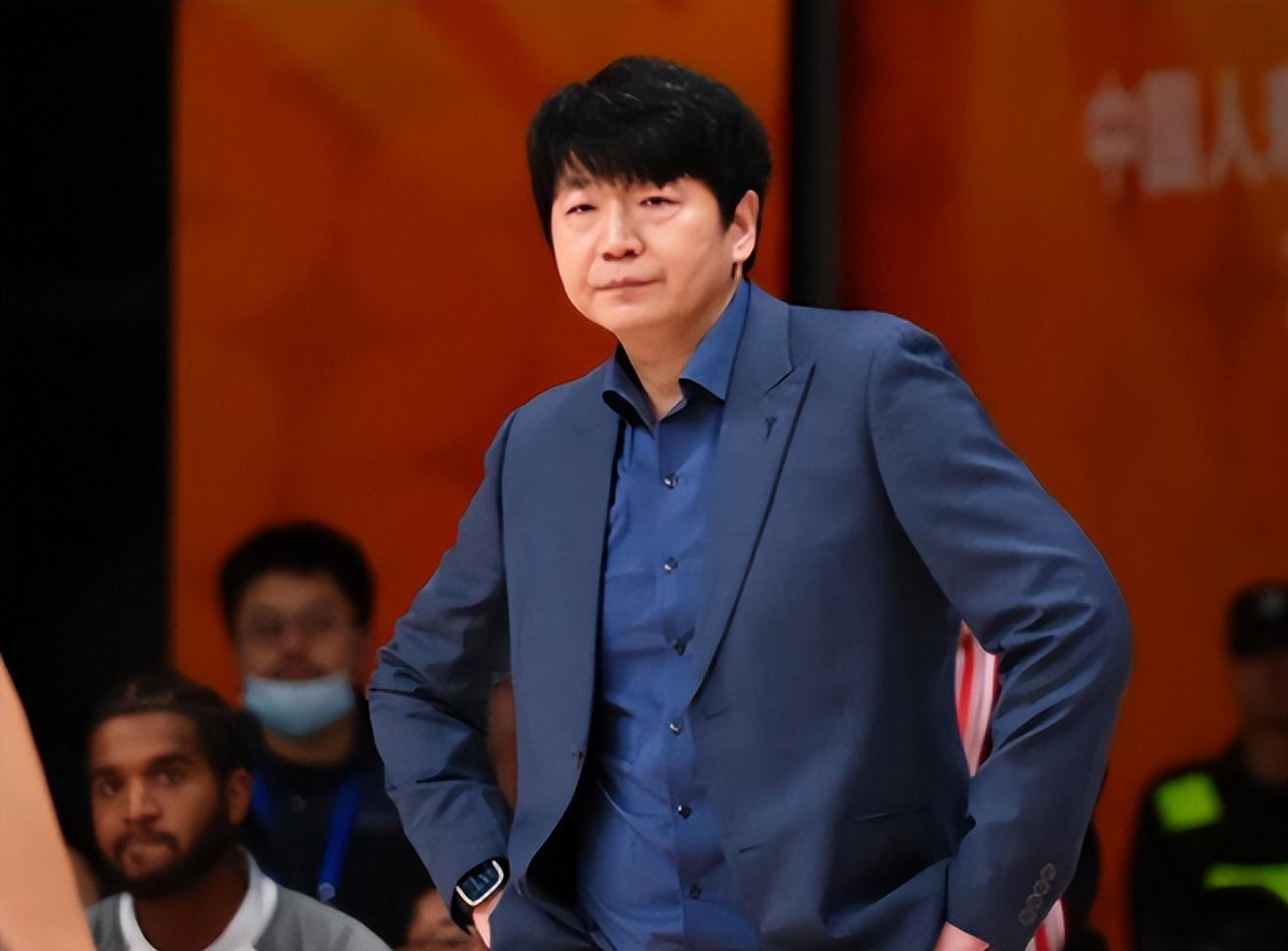 英雄联盟官网直播-下赛季山东男篮:球迷期待爆棚,引援陷入困局,邱彪负重前行!